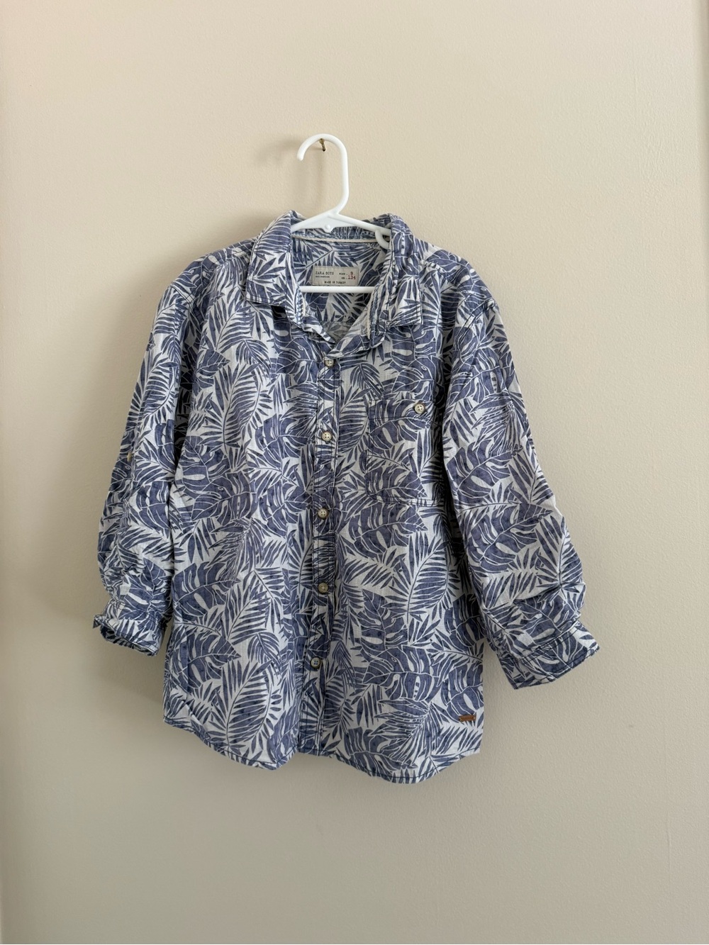 Zara Boys White Button-Down with Blue Leaf Print // size 9 - Picture 3 of 12